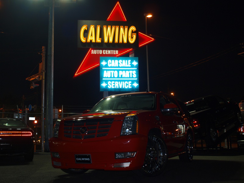 まさにカリフォルニア とにかく広い大展示場にアメ車中古車が一同に展示 アメ車中古車のお問い合わせは アメリカンセレクションへ Calwing キャルウイング